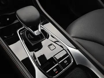MG EHS PHEV LUX. MY24 360    NAVI   SITZHZ.   ACC