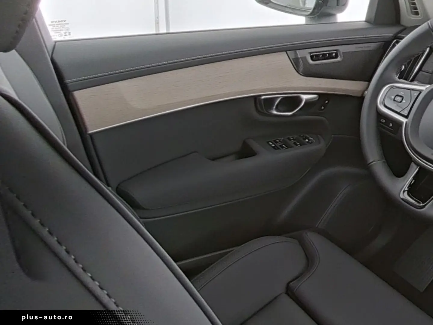 VOLVO XC90 FACELIFT Plus Dark Recharge Plug-In Hybrid