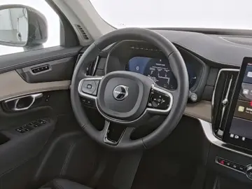 VOLVO XC90 FACELIFT Plus Dark Recharge Plug-In Hybrid