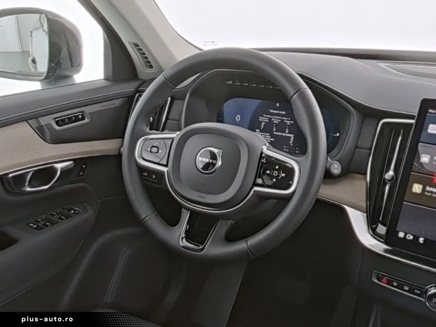 VOLVO XC90 FACELIFT Plus Dark Recharge Plug-In Hybrid