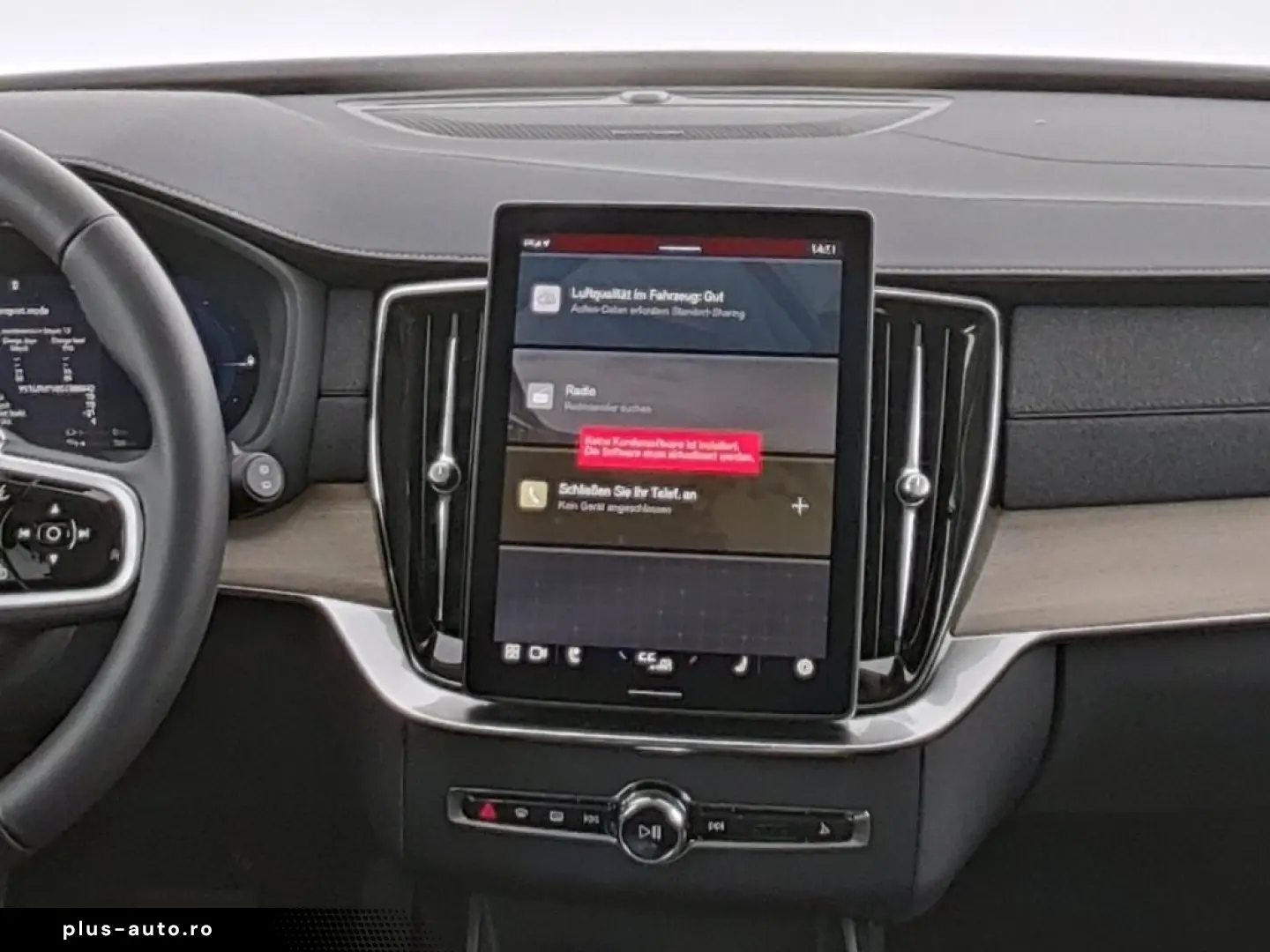 VOLVO XC90 FACELIFT Plus Dark Recharge Plug-In Hybrid