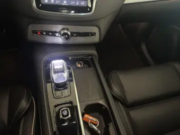 VOLVO XC90 B5 AWD Plus-Bright 7S Nappaleder Licht-Pake