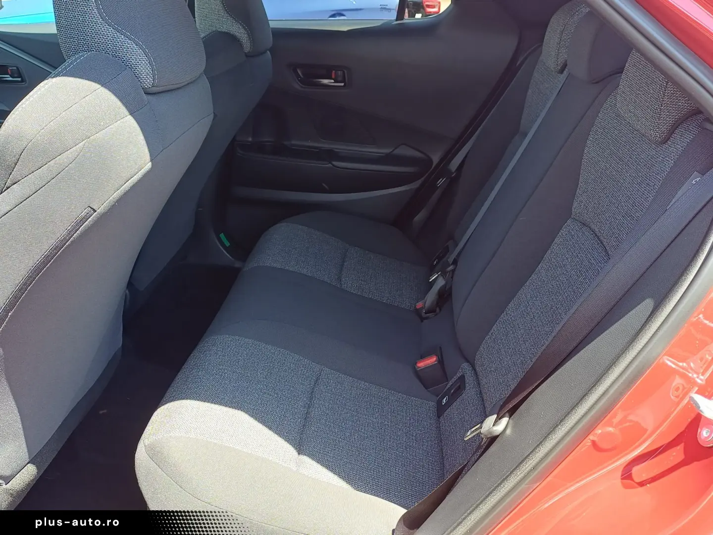 TOYOTA C-HR 2.0 hybrid 197 CP Dynamic
