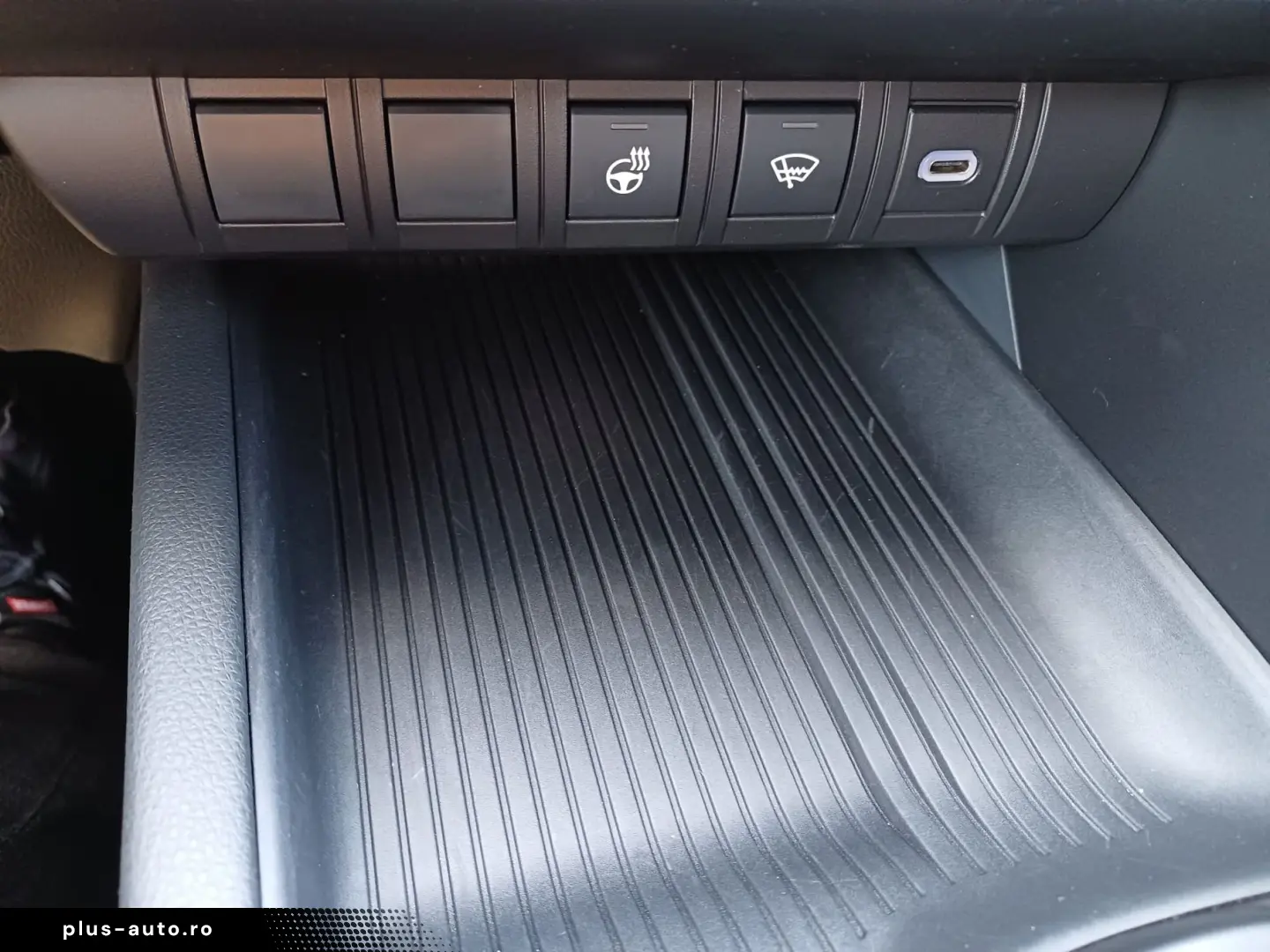 TOYOTA C-HR 2.0 hybrid 197 CP Dynamic