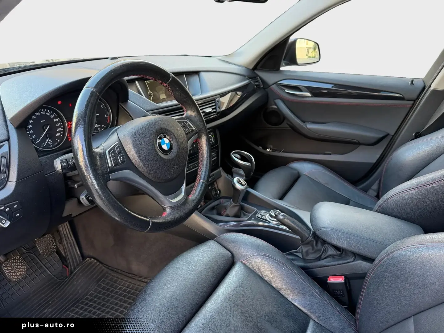 BMW X1 2012 — imagine 7