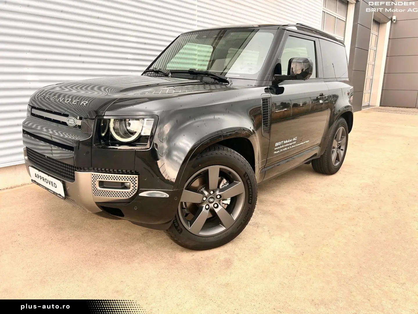 Land-Rover Defender