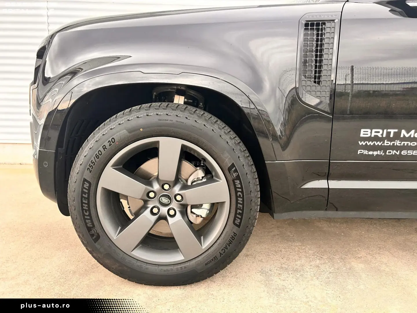 Defender 90 3.0D I6 250 CP AWD Auto MHEV X-Dynamic SE