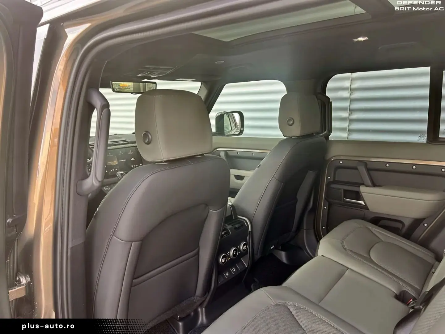 Defender 110 3.0D I6 250 CP AWD Auto MHEV X-Dynamic SE