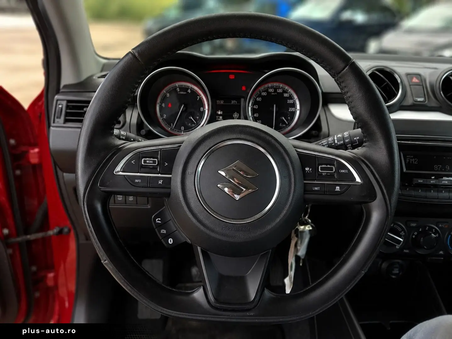 SUZUKI Swift 2022 — imagine 11
