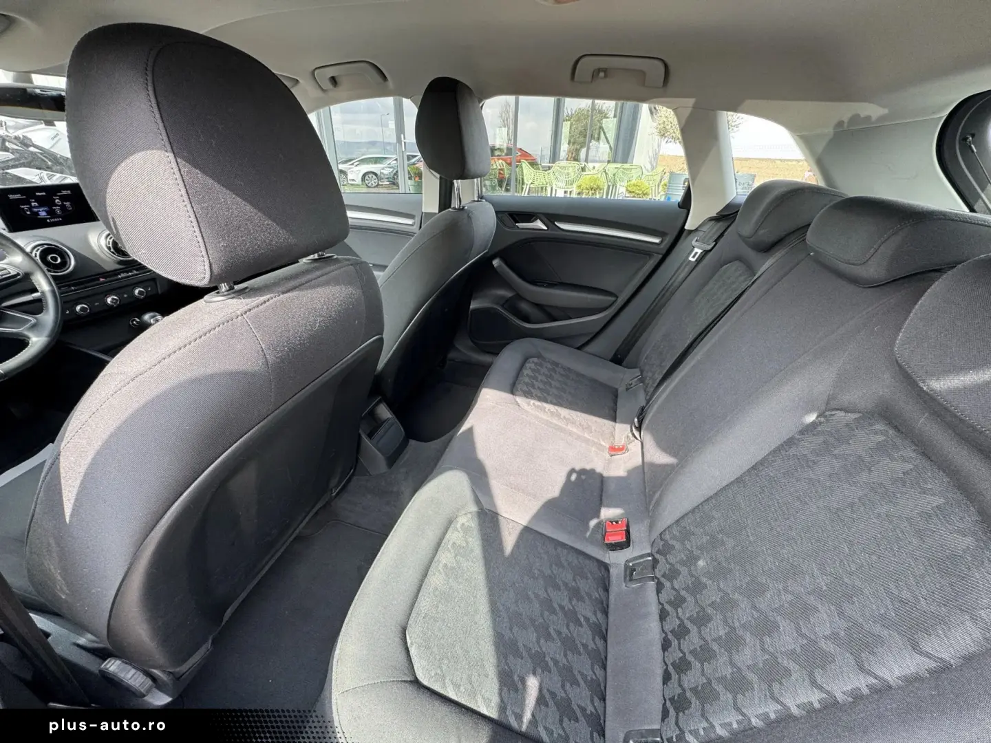 Audi A3 Sportback    Automat    Navigatie    Scuane incalzit