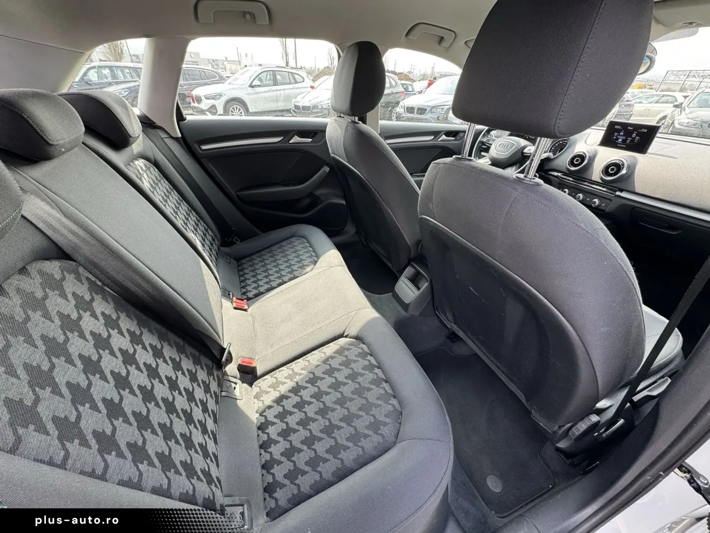 Audi A3 Sportback    Automat    Navigatie    Scuane incalzit