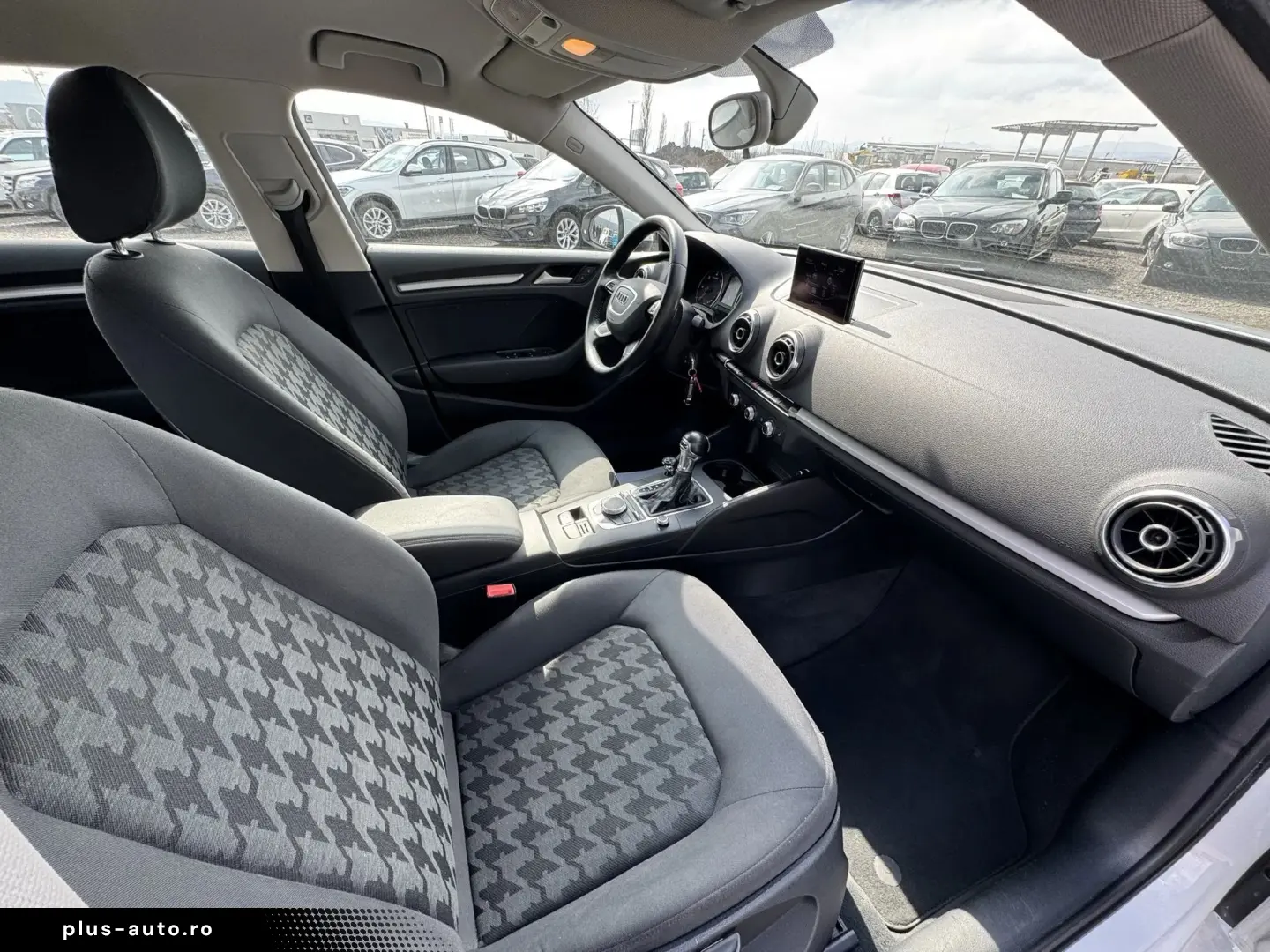 Audi A3 Sportback    Automat    Navigatie    Scuane incalzit