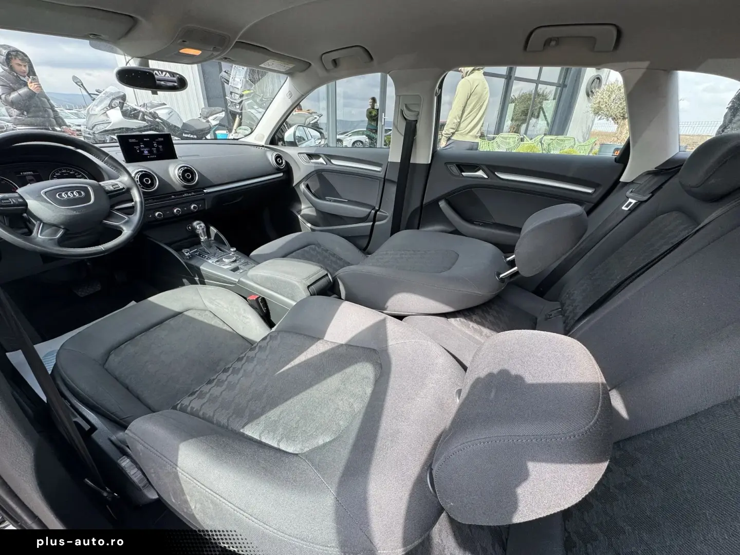 Audi A3 Sportback    Automat    Navigatie    Scuane incalzit