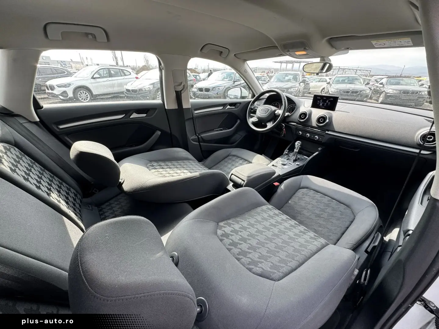 Audi A3 Sportback    Automat    Navigatie    Scuane incalzit