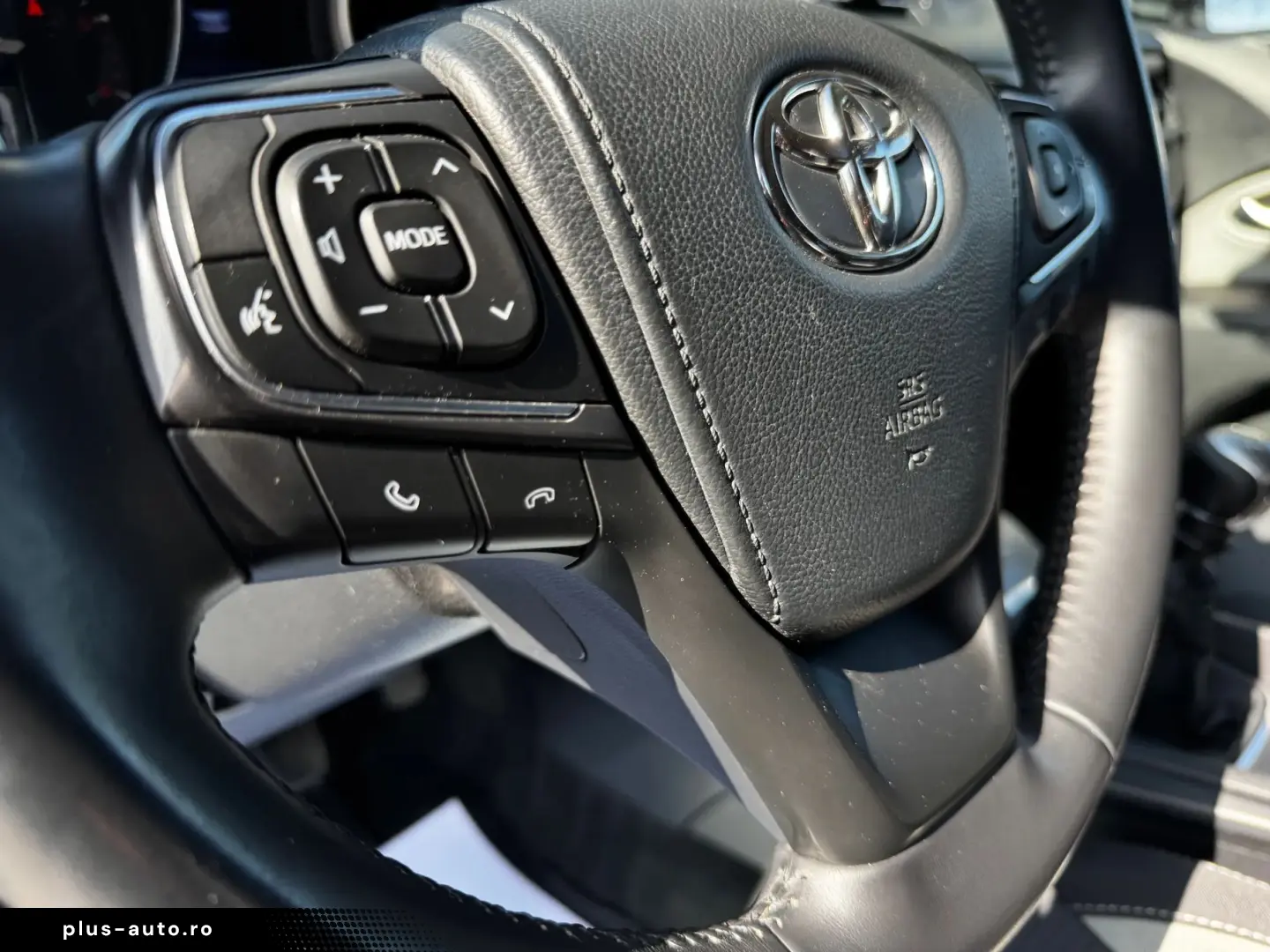 Toyota Avensis    2.0d    Navigatie    Scaune incalzite