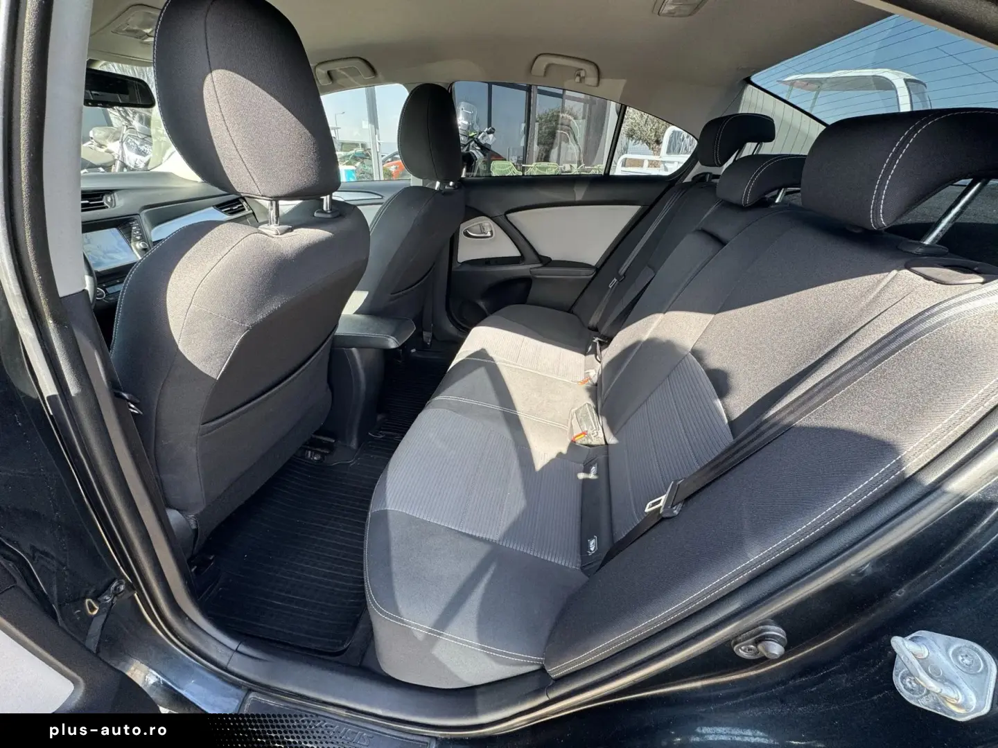 Toyota Avensis    2.0d    Navigatie    Scaune incalzite