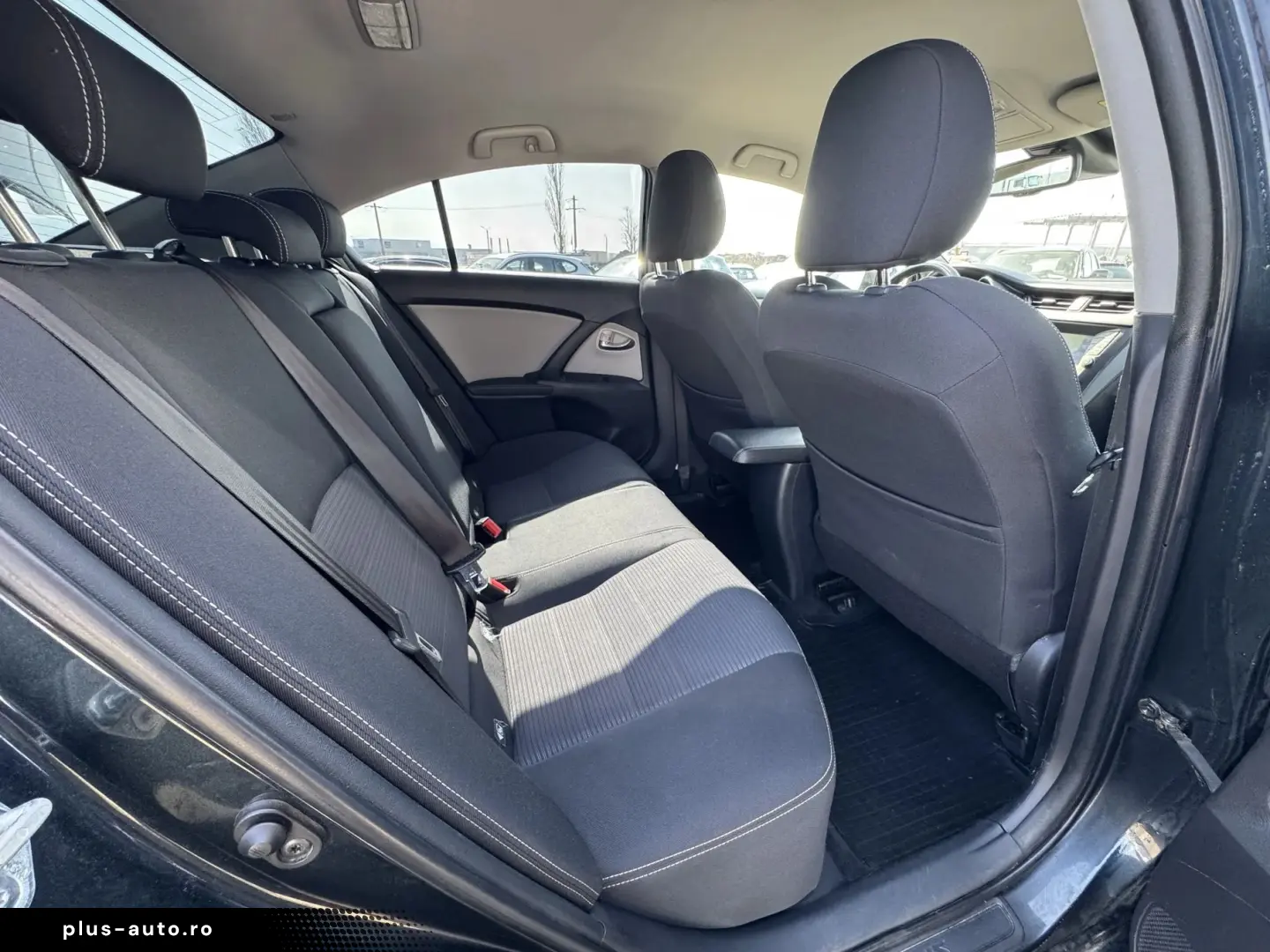 Toyota Avensis    2.0d    Navigatie    Scaune incalzite