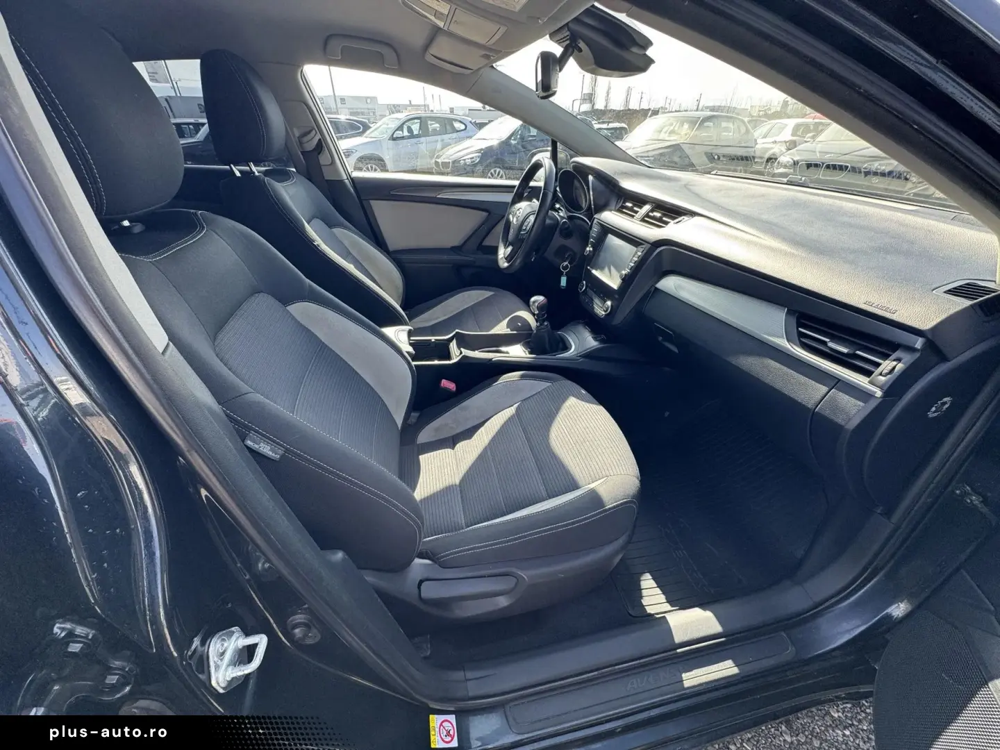 Toyota Avensis    2.0d    Navigatie    Scaune incalzite