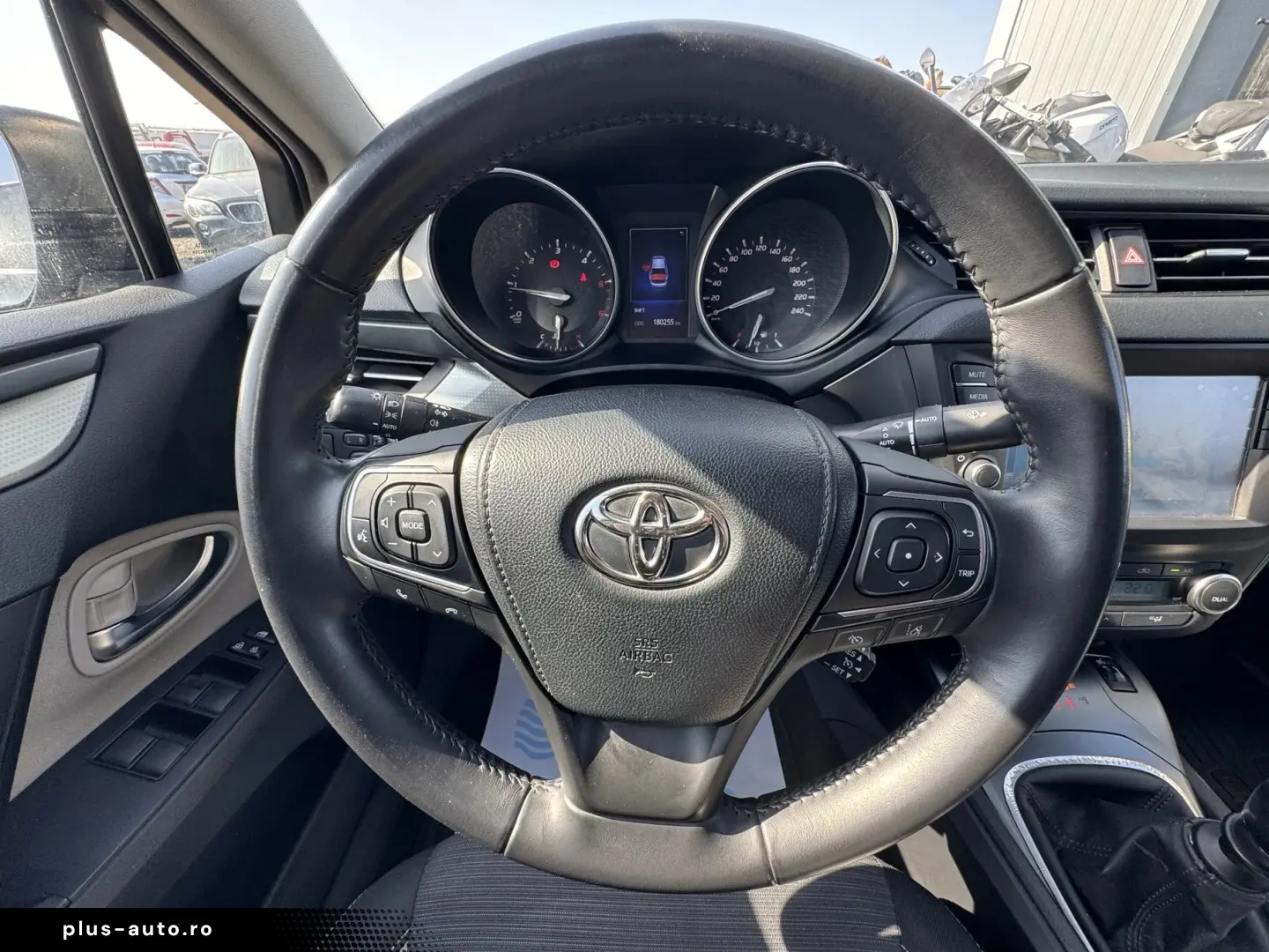 Toyota Avensis    2.0d    Navigatie    Scaune incalzite