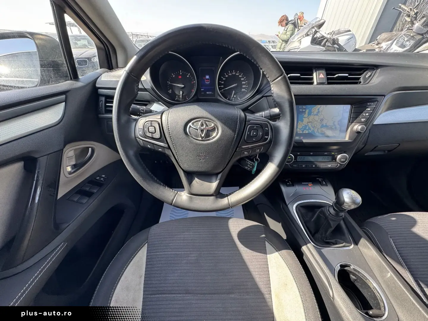 Toyota Avensis    2.0d    Navigatie    Scaune incalzite