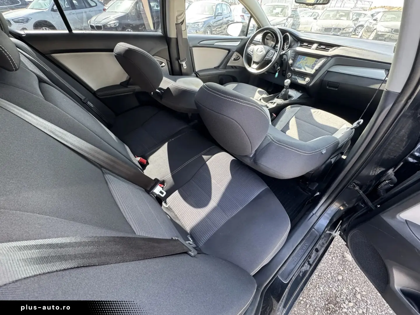 Toyota Avensis    2.0d    Navigatie    Scaune incalzite