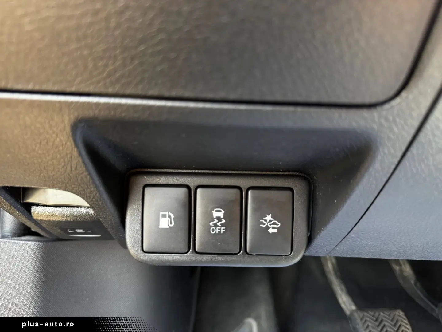 Toyota Avensis    2.0d    Navigatie    Scaune incalzite