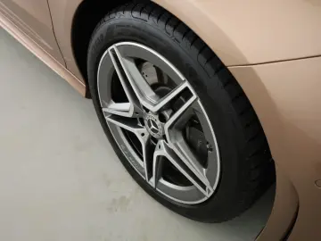 MERCEDES-BENZ CLA 250 AMG LED Sound Navi Sitzhzg Kam…