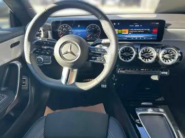 MERCEDES-BENZ CLA 200 Coupe AMG Navi DISTR. LED Nigh…