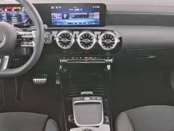 MERCEDES-BENZ CLA 180 Coupé AMG Line ADVANCED PLUS N…