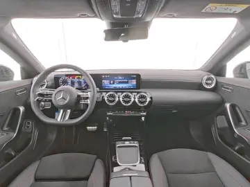 MERCEDES-BENZ CLA 180 Coupé AMG Line ADVANCED PLUS N…