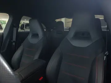 MERCEDES-BENZ CLA 200 AMG Prem 19 Night LED Kam Keyl…