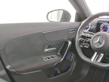 MERCEDES-BENZ CLA 200 Coupé AMG Line ADVANCED PLUS N…