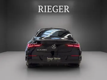 MERCEDES-BENZ CLA 200 d AMG DynLicht NIGHT Alarm Spu…