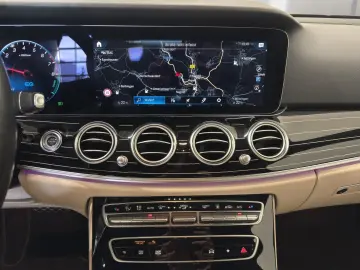 MERCEDES-BENZ E 300 e 4M AMG EX. BUSI RFK PUBLIC MBU…