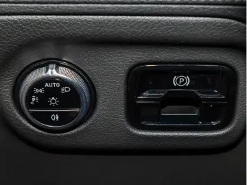 MERCEDES-BENZ EQE 53 AMG 4M  Dyn  Premium  Hyperscreen NIGHT
