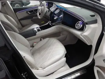 MERCEDES-BENZ EQS 450 4M AMG-LINE HYPESCREEN PANO SI…