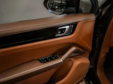 PORSCHE Cayenne E-Hybrid Platinum Edition