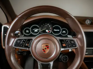 PORSCHE Cayenne E-Hybrid Platinum Edition