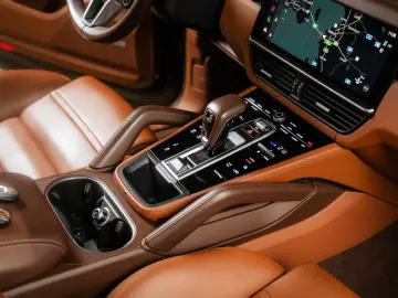 PORSCHE Cayenne E-Hybrid Platinum Edition