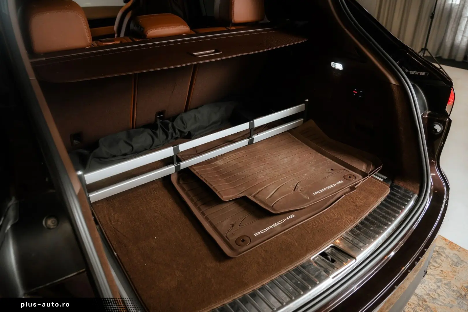 PORSCHE Cayenne E-Hybrid Platinum Edition