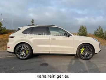 PORSCHE Panorama-Matrix-HeadUp-BOSE