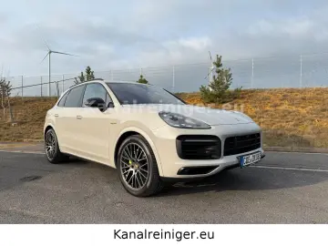 PORSCHE Panorama-Matrix-HeadUp-BOSE