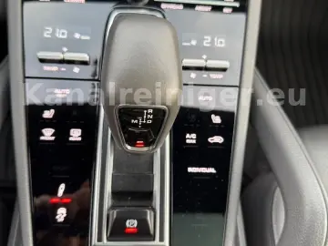 PORSCHE Panorama-Matrix-HeadUp-BOSE