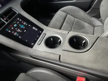 PORSCHE Taycan GTS Sport Turismo PDCC Privacy Servo