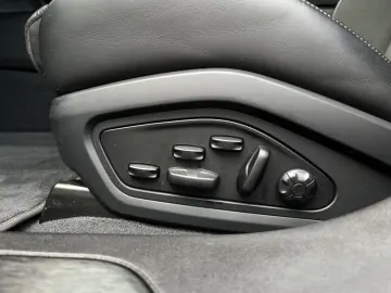 PORSCHE Taycan GTS Sport Turismo PDCC Privacy Servo