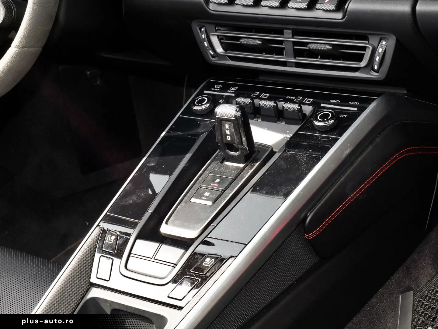 PORSCHE 911 992 Turbo Cabriolet lava Burmester Lift
