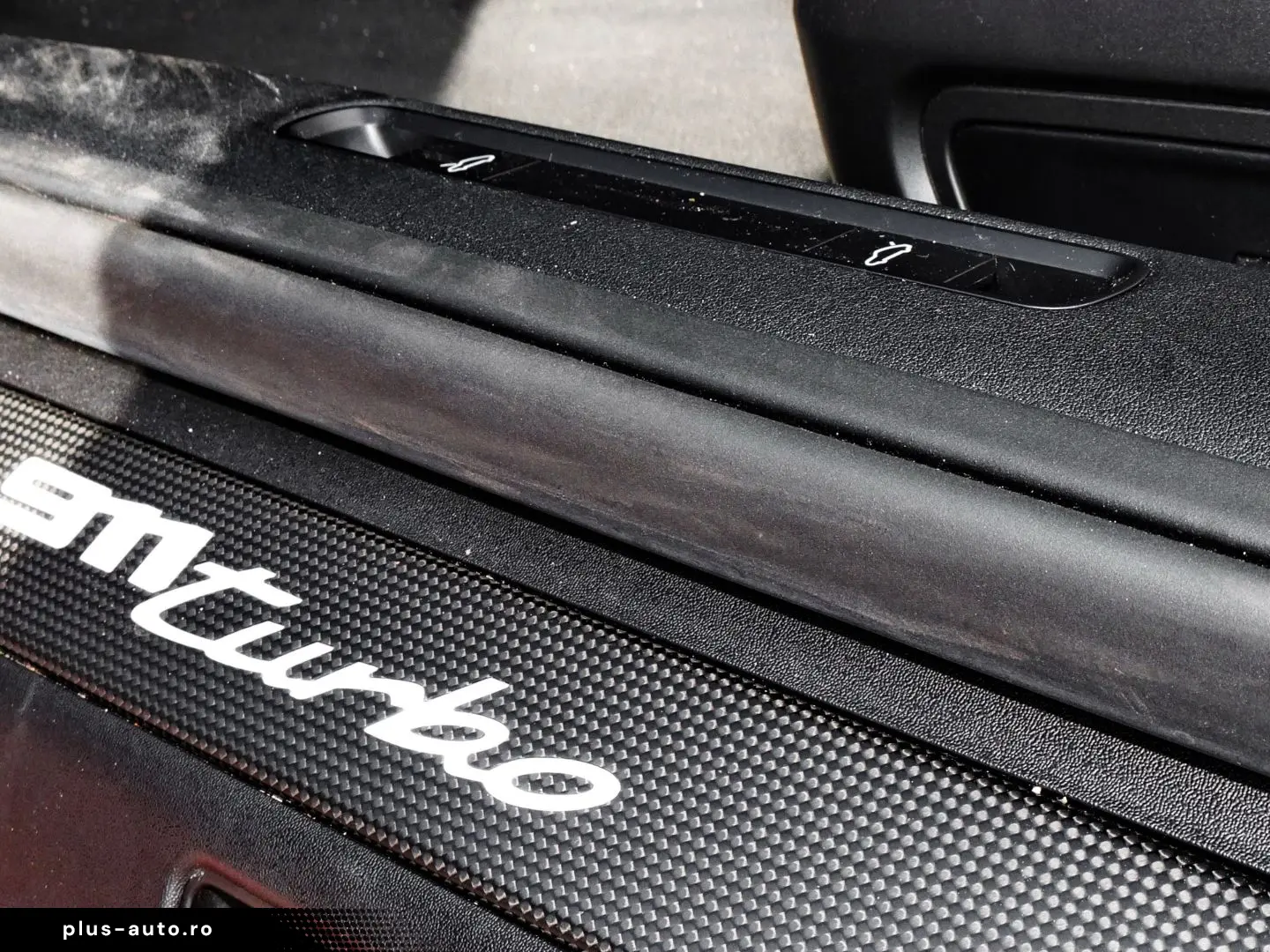 PORSCHE 911 992 Turbo Cabriolet lava Burmester Lift