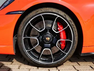 PORSCHE 911 992 Turbo Cabriolet lava Burmester Lift
