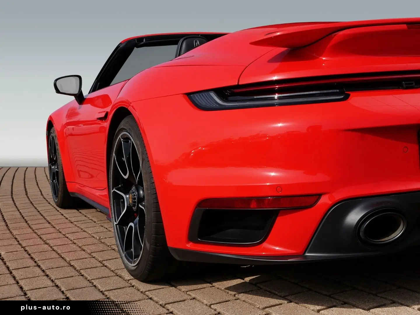 PORSCHE 911 992 Turbo Cabriolet lava Burmester Lift
