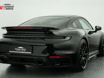 PORSCHE 992 Turbo S Coupé Bi-Color Schwarz-Bordeauxrot